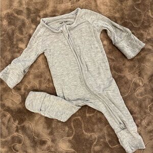 Little sleepies, zippy, Heather Gray, preemie, gently used
